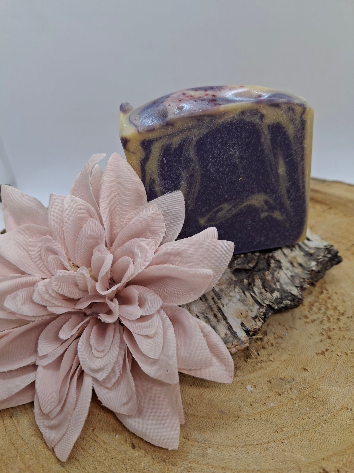 Buttermilch-Veilchen Seife