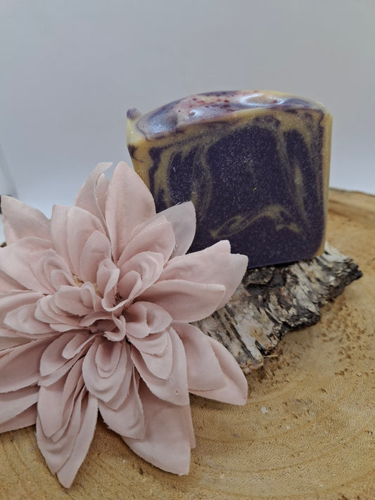 Buttermilch-Veilchen Seife